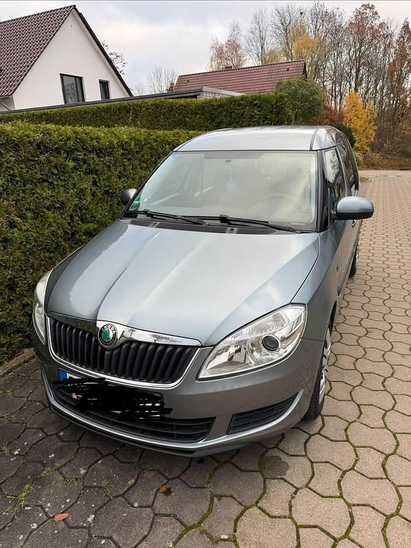 Grau Gebraucht 2011 Skoda Roomster Van / Kleinbus | 4.200 € (Etwas zu teuer) - Bild 1/4