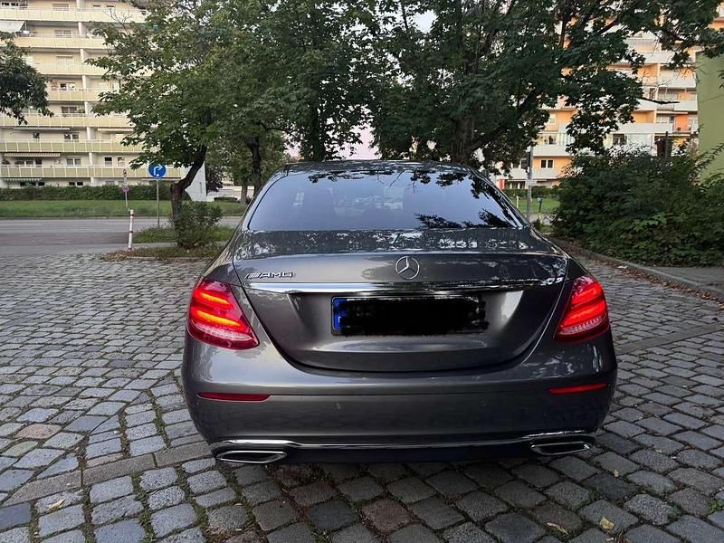 Gebraucht Mercedes E220 194 PS (142 kW) 2018 Grau Limousine