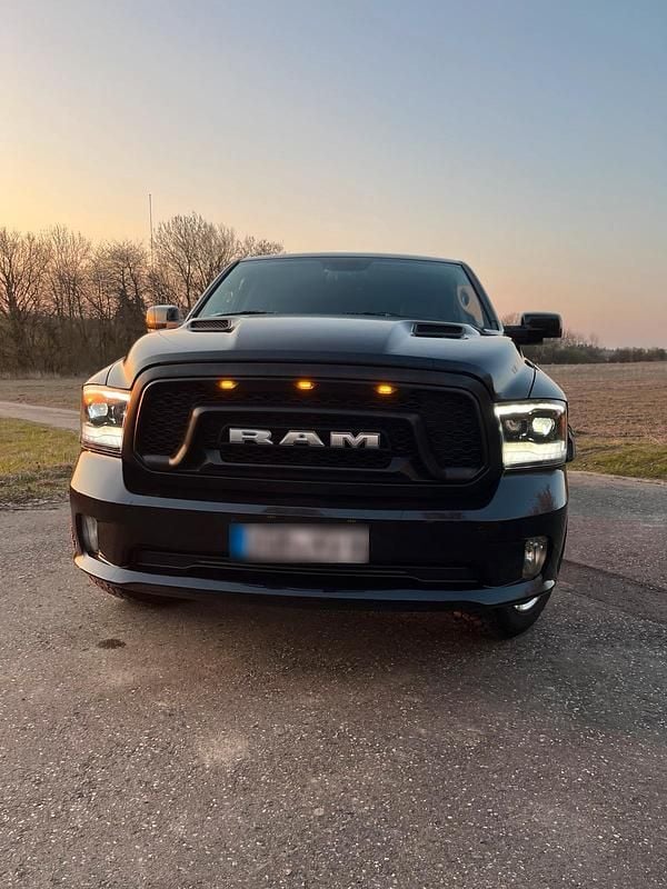 Gebraucht RAM 1500 401 PS (294 kW) 2015 Schwarz Pickup
