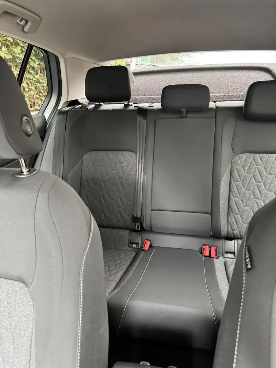 Second-hand VW Golf VIII Move 110 CP (80 kW) 2024 Argintiu Hatchback