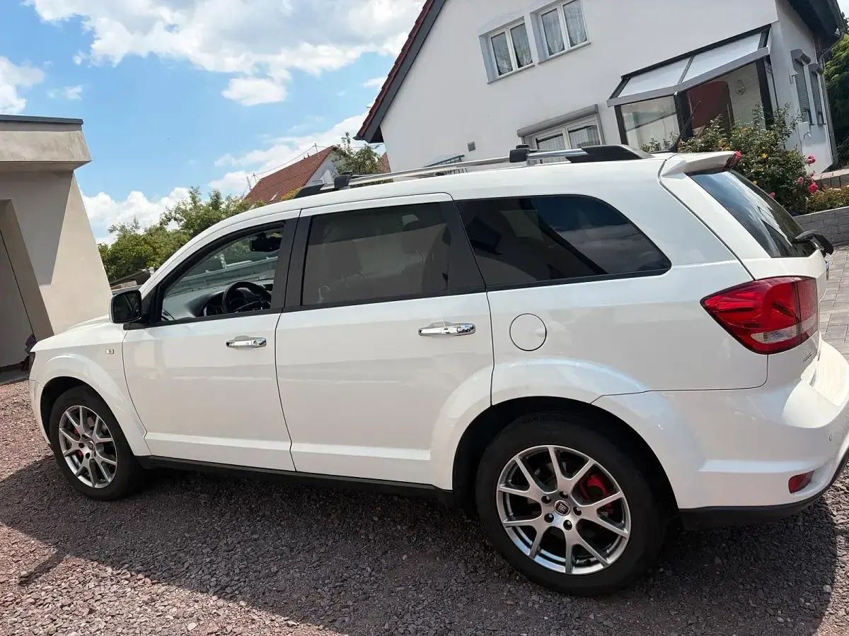 Gebraucht Fiat Freemont 170 PS (125 kW) 2013 Weiß SUV