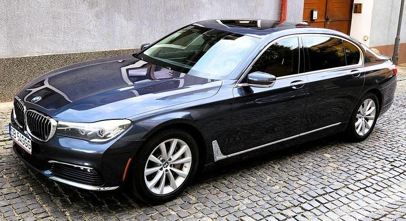 Blau Gebraucht 2016 BMW 740L Limousine | 22.300 € (Superpreis) - Bild 1/4