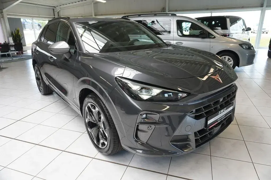 Neu Cupra Terramar 204 PS (150 kW) 2026 Grau SUV