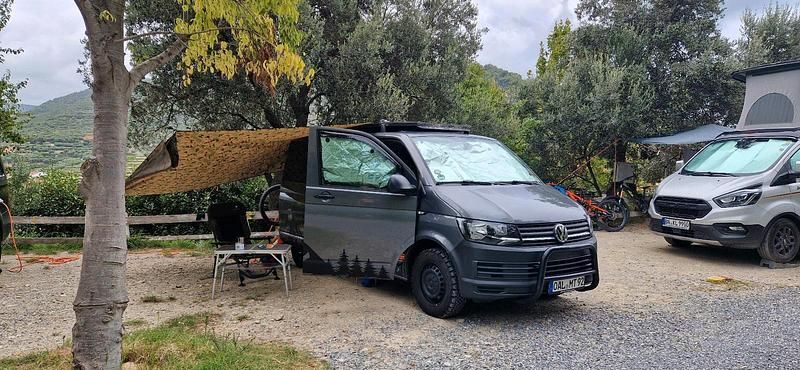 Grau Gebraucht 2016 VW Transporter Van | 19.750 € - Bild 1/4