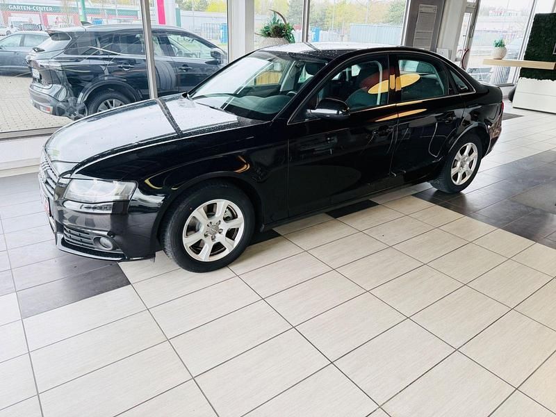 Gebraucht Audi A4 Attraction 160 PS (117 kW) 2010 Schwarz Limousine