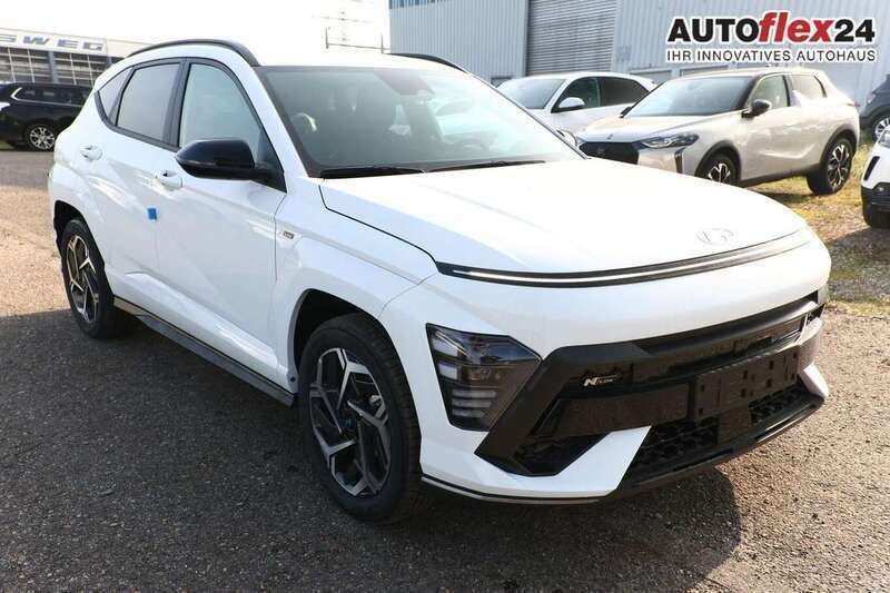 Atlas white Neu 2025 Hyundai Kona N Line SUV | 30.605 € (Guter Preis) - Bild 1/4