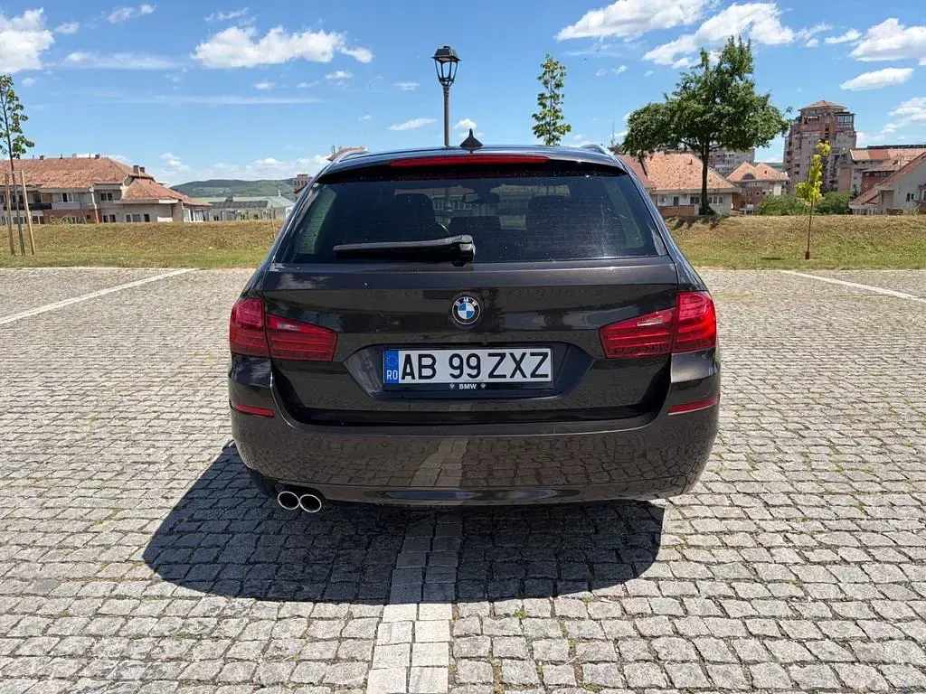 Gebraucht BMW 520 190 PS (139 kW) 2016 Braun Limousine
