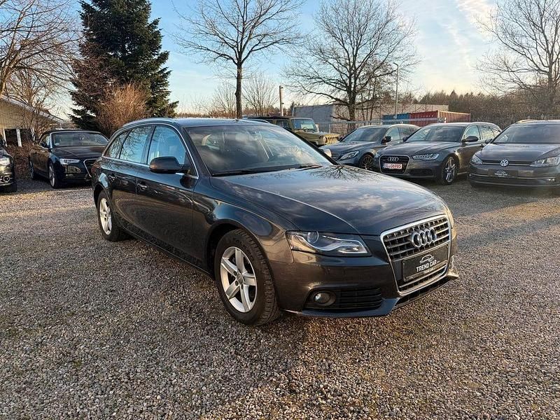 Gebraucht Audi A4 Attraction 143 PS (105 kW) 2011 Grau Kombi