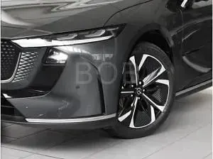 Neu Mazda 6e 180 kW (245 PS) 2026 Grau (machine grey (grau)) Limousine