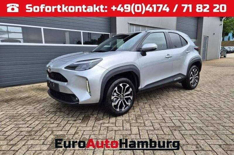 Shimmering silver metallic Neu 2025 Toyota Yaris Kleinwagen | 28.090 € (Guter Preis) - Bild 1/4