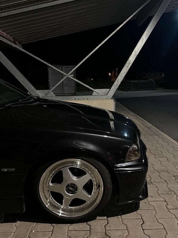 Schwarz Gebraucht 1997 BMW 320 Cabriolet M Sport Cabrio | 7.450 € (Guter Preis) - Bild 1/4