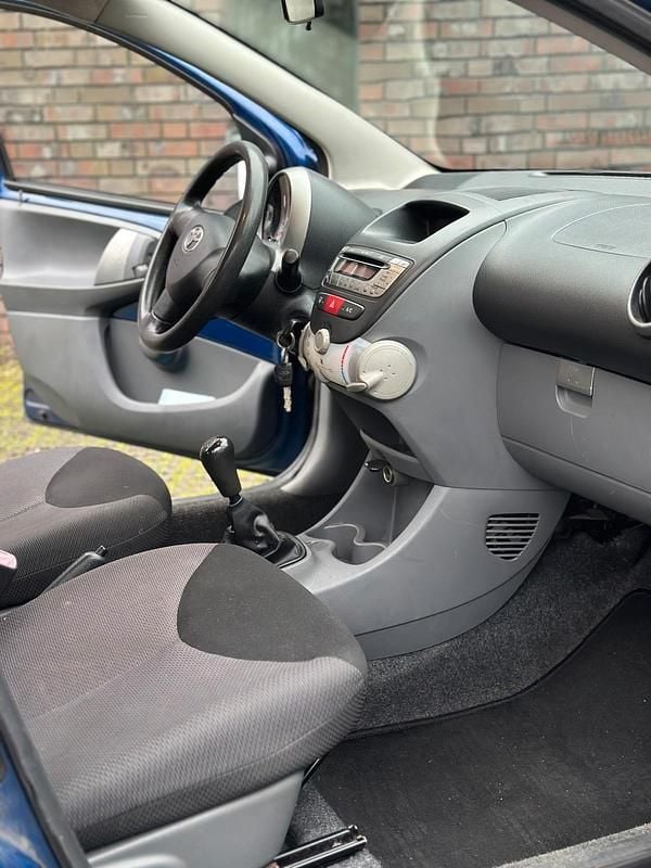 Gebraucht Toyota Aygo Cool 68 PS (50 kW) 2009 Blau Kleinwagen