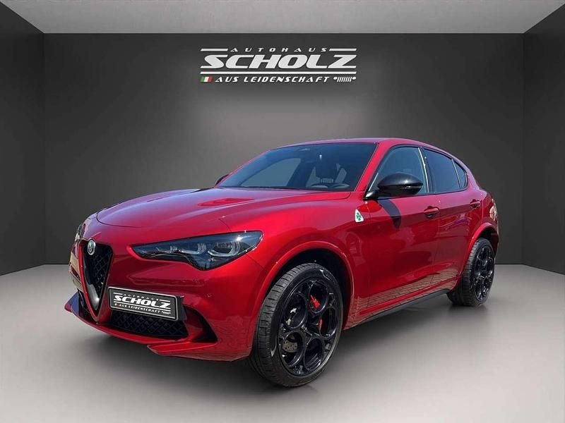 Rosso etna, speziallackierung Gebraucht 2025 Alfa Romeo Stelvio Quadrifoglio SUV | 89.990 € - Bild 1/4
