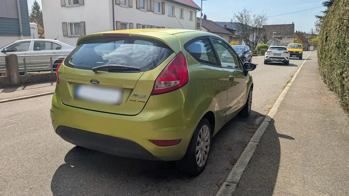 Gebraucht Ford Fiesta 60 PS (44 kW) 2009 Grün Limousine