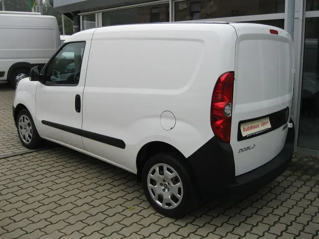 Gebraucht Fiat Doblò 95 PS (69 kW) 2021 Weiß Van / Kleinbus