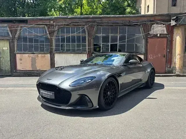Gebraucht Aston Martin DBS 770 PS (566 kW) 2022 Grau Coupé