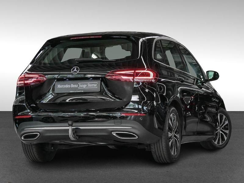 Gebraucht Mercedes B180 Progressive 116 PS (85 kW) 2022 Schwarz Van / Kleinbus