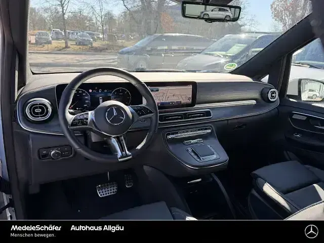 Gebraucht Mercedes V300 Avantgarde 237 PS (174 kW) 2025 Bergkristallweiß Van / Kleinbus