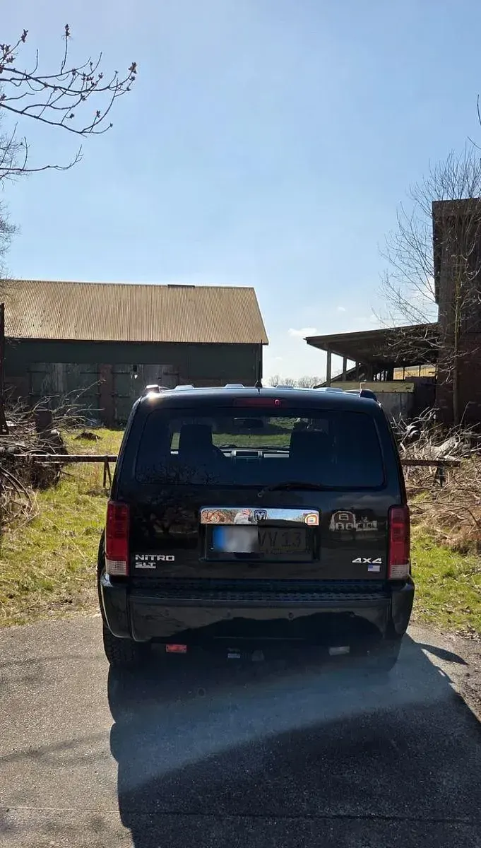 Gebraucht Dodge Nitro 213 PS (156 kW) 2007 Schwarz SUV