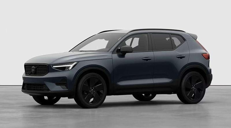 Neu Volvo XC40 Plus 163 PS (119 kW) 2026 Denim blue SUV