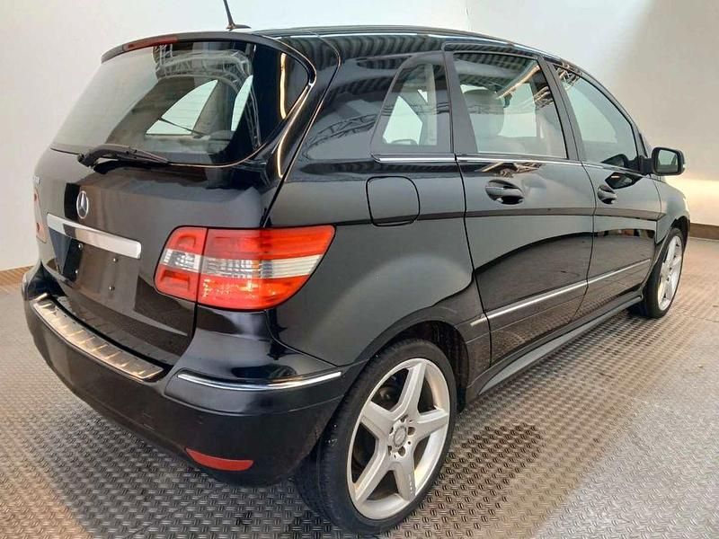 Gebraucht Mercedes B180 116 PS (85 kW) 2011 Schwarz Van / Kleinbus