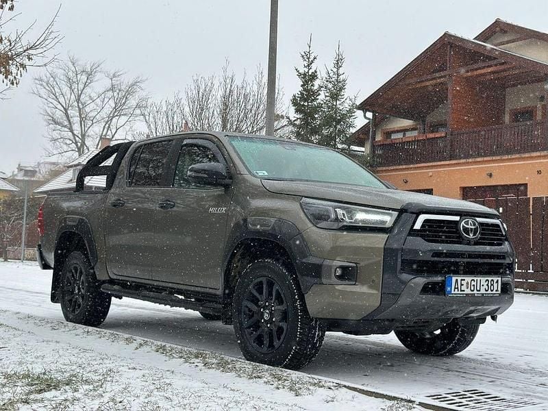 Grün Gebraucht 2023 Toyota HiLux Abholung | 47.990 € (Fairer Preis) - Bild 1/4