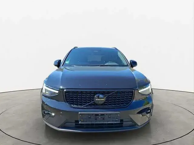 Gebraucht Volvo XC40 Plus 163 PS (119 kW) 2025 Schwarz SUV