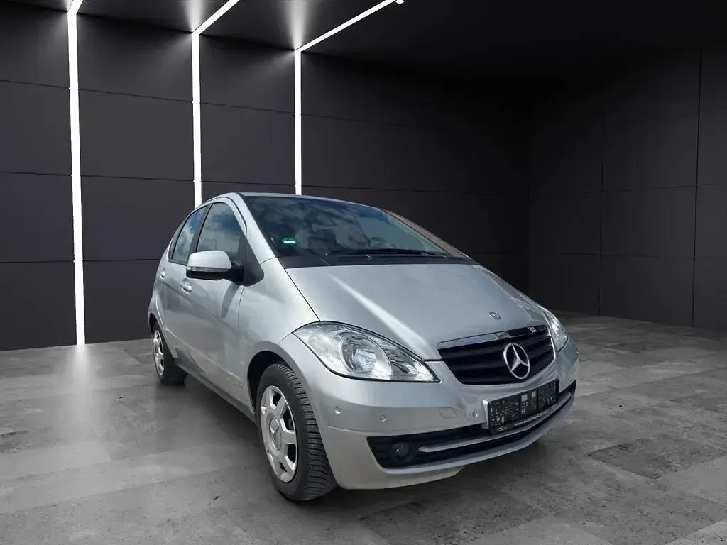 Gebraucht Mercedes A160 95 PS (69 kW) 2012 Silber Limousine