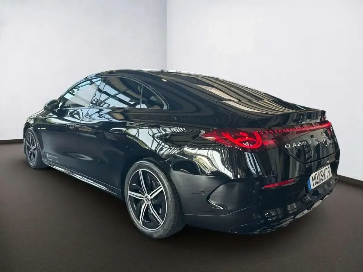 Gebraucht Mercedes CLA200 AMG 163 PS (119 kW) 2026 Unilack nachtschwarz Coupé