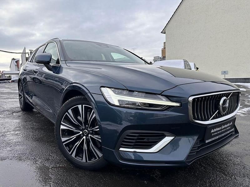 Gebraucht Volvo V60 Plus 398 PS (292 kW) 2022 Blau Kombi