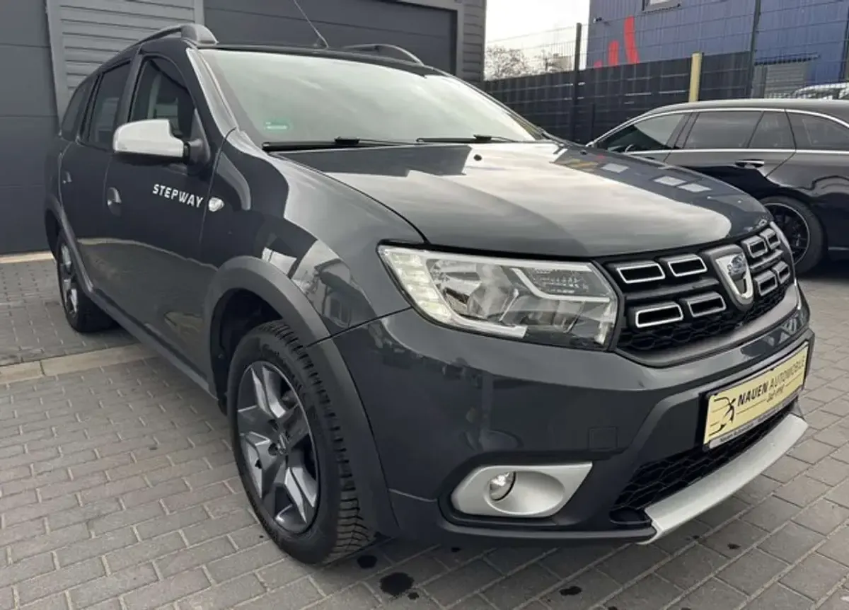 Gebraucht Dacia Logan MCV Stepway 90 PS (66 kW) 2019 Grau comete Kombi