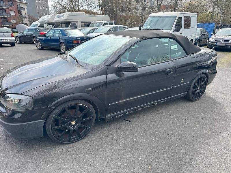 Gebraucht Opel Astra Cabriolet 147 PS (108 kW) 2001 Schwarz Cabrio