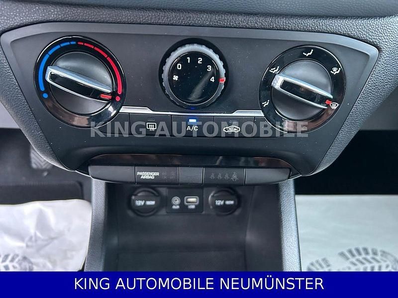 Gebraucht Hyundai i20 75 PS (55 kW) 2015 Schwarz Limousine