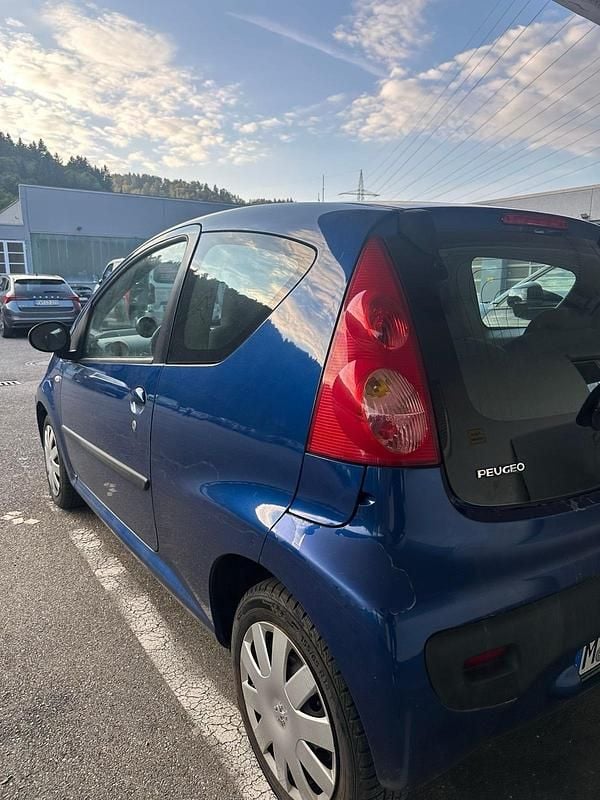 Gebraucht Peugeot 107 68 PS (50 kW) 2005 Blau Kleinwagen