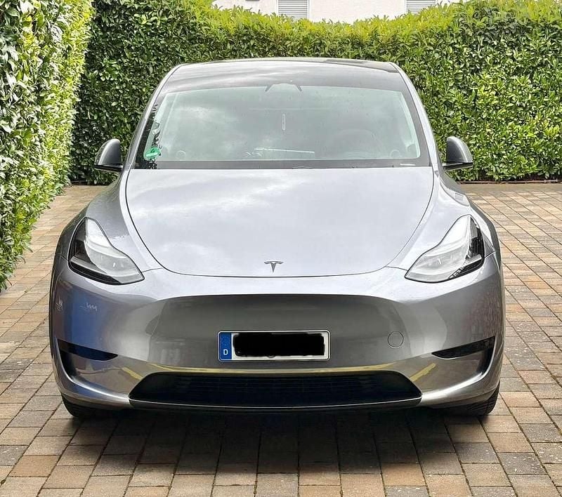 Gebraucht Tesla Model Y Standard Range 255 kW (347 PS) 2023 Silber SUV
