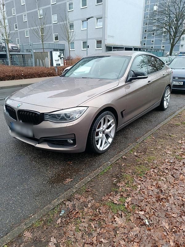 Gebraucht BMW 318 143 PS (105 kW) 2013 Gold Limousine