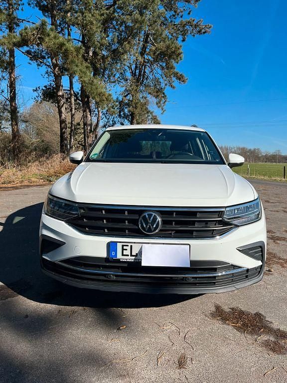 Gebraucht VW Tiguan Active 150 PS (110 kW) 2021 Weiß SUV