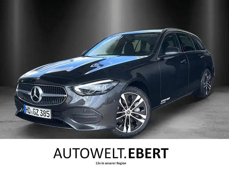 Grau Gebraucht 2023 Mercedes C300e Avantgarde Kombi | 44.900 € - Bild 1/4