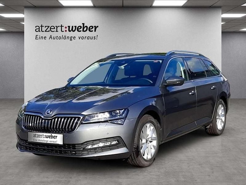 Graphitegrau metallic Gebraucht 2024 Skoda Superb Ambition Kombi | 29.990 € (Fairer Preis) - Bild 1/4