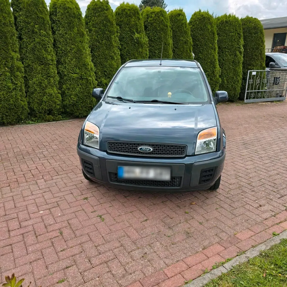 Gebraucht Ford Fusion 80 PS (58 kW) 2011 Grau Kleinwagen