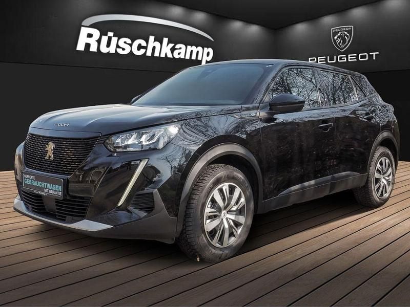 Gebraucht Peugeot e-2008 Active 100 kW (136 PS) 2023 Schwarz SUV
