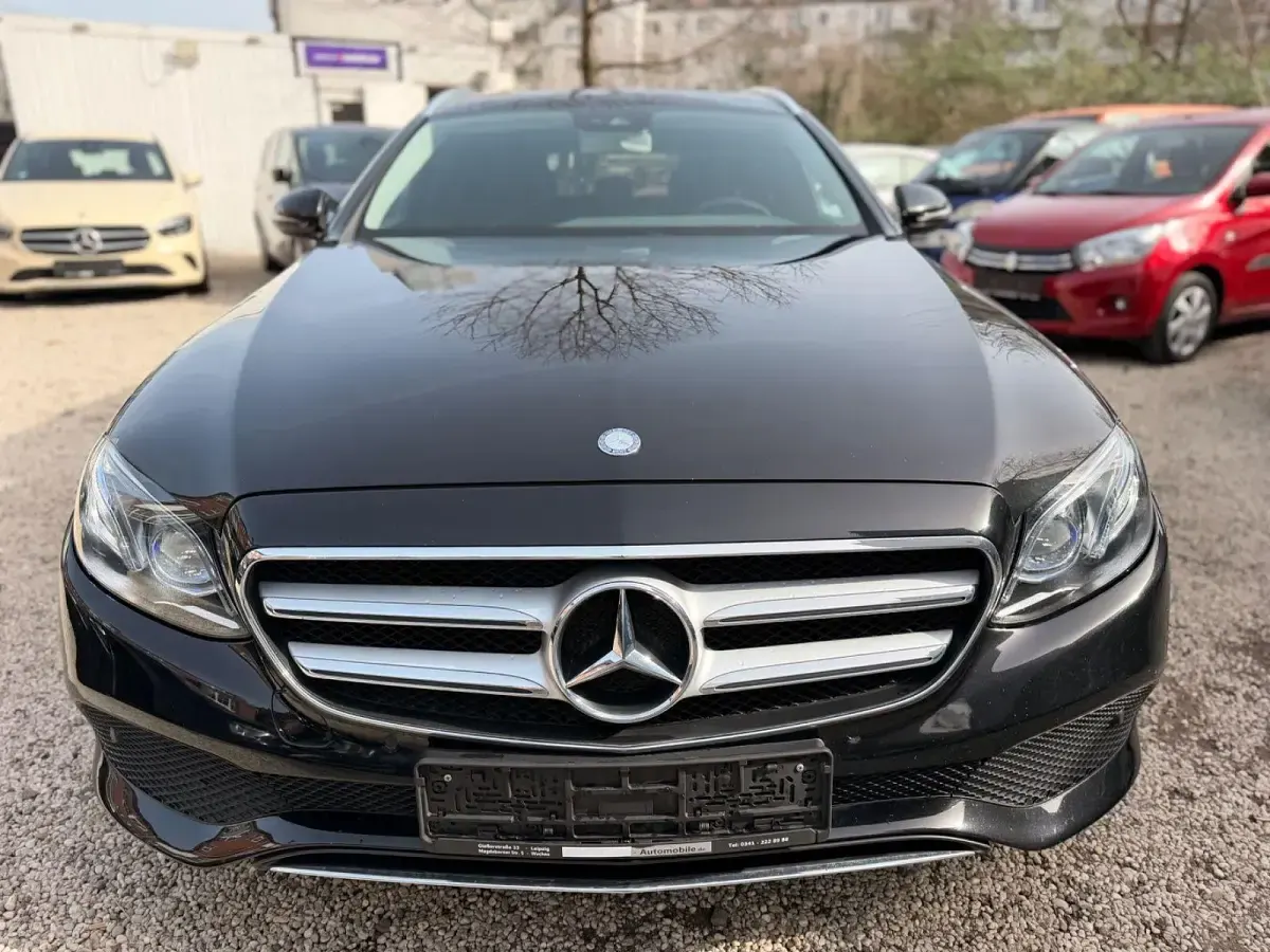 Używany Mercedes E220 194 KM (142 kW) 2017 Czarny Kombi