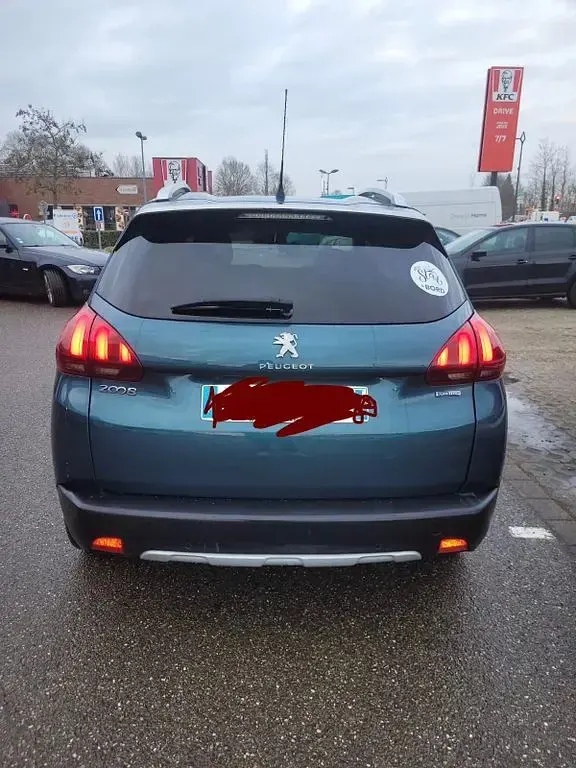 Second-hand Peugeot 2008 Active 110 CP (80 kW) 2016 Albastru SUV