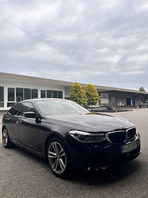 Blau Gebraucht 2020 BMW 630 Shadowline Coupé | 34.400 € (Guter Preis) - Bild 1/4