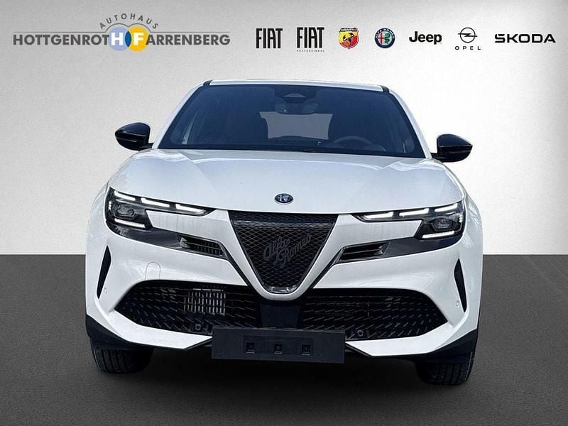 Neu Alfa Romeo Junior 145 PS (106 kW) 2026 Weiss SUV