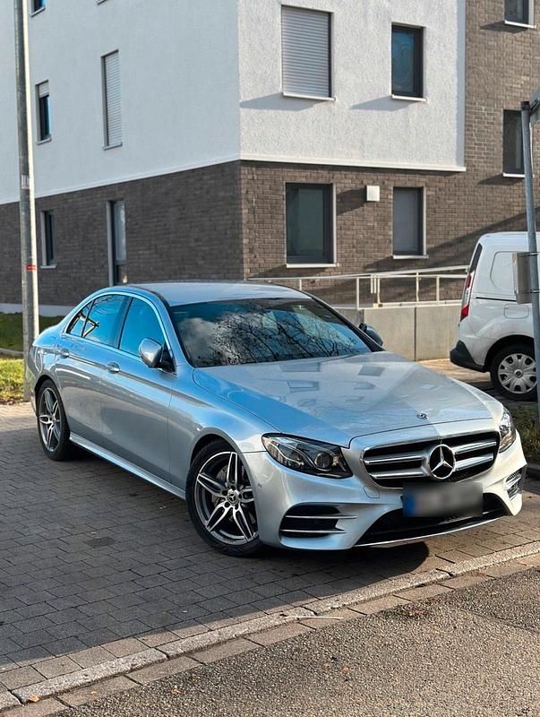 Gebraucht Mercedes E200 150 PS (110 kW) 2019 Andere farben Limousine