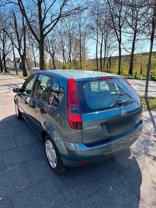 Gebraucht Ford Fiesta 60 PS (44 kW) 2002 Grün Kleinwagen