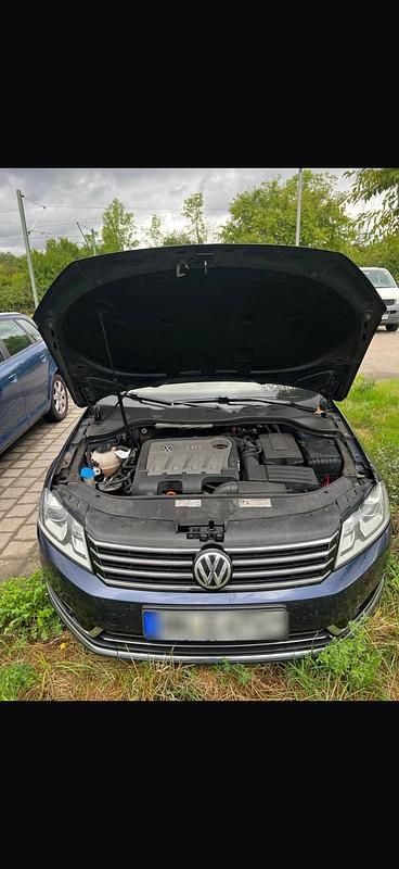Gebraucht VW Passat Highline 170 PS (125 kW) 2012 Blau Kombi