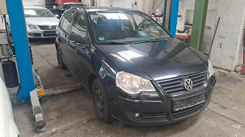 Gebraucht VW Polo 60 PS (44 kW) 2007 Schwarz Kleinwagen