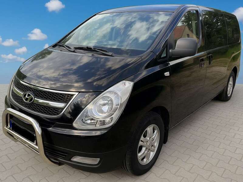 Schwarz Gebraucht 2010 Hyundai H-1 Van / Kleinbus | 9.900 € (Fairer Preis) - Bild 1/4